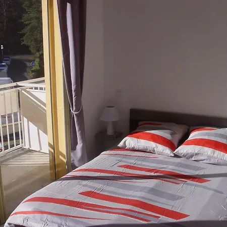 T2 Bis Les Bains , Calme , Face Au Parc Thermal Capvern